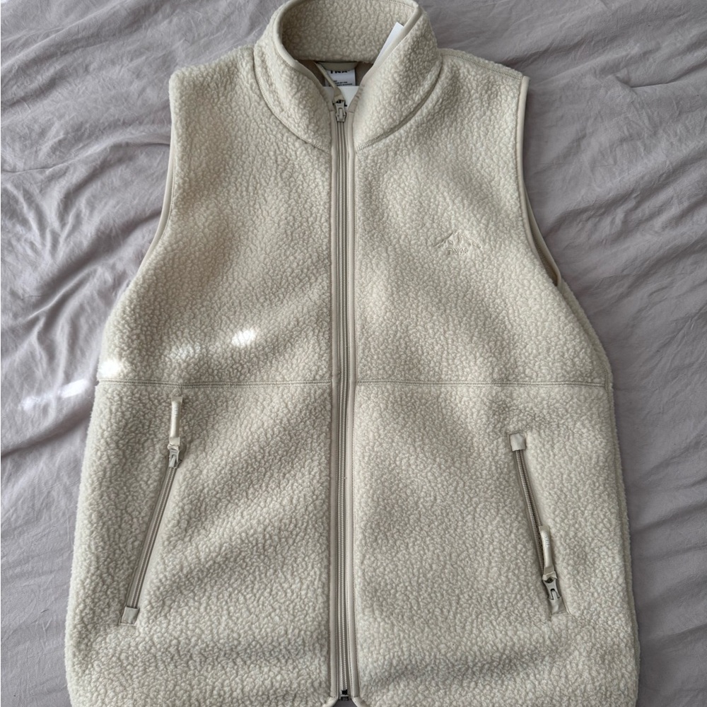Aritzia TNA Polartec® Thermal Pro Mockneck Vest New with Tags